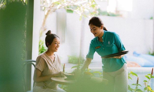 Blou Cafe Canggu Tempat Nongkrong Favoritnya Para Bule Bule