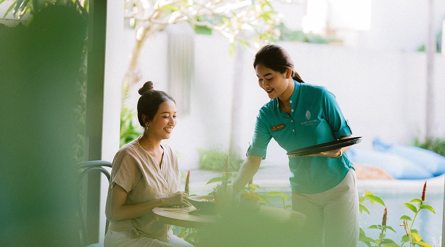 Blou Cafe Canggu Tempat Nongkrong Favoritnya Para Bule Bule