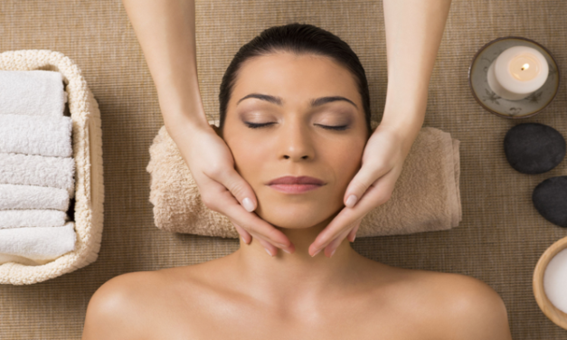 Face Massage Kini Dapat Membuat Kulit Kita Tampak Lebih Muda