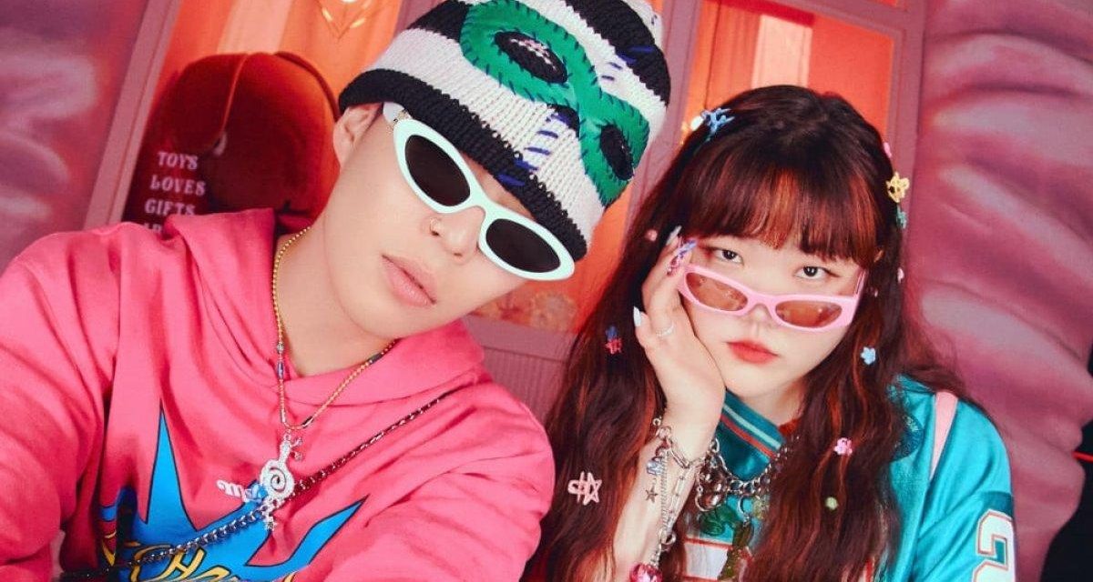 AKMU Sukses Mencuri Perhatian Sebagai Duo Musik Paling Ikonik