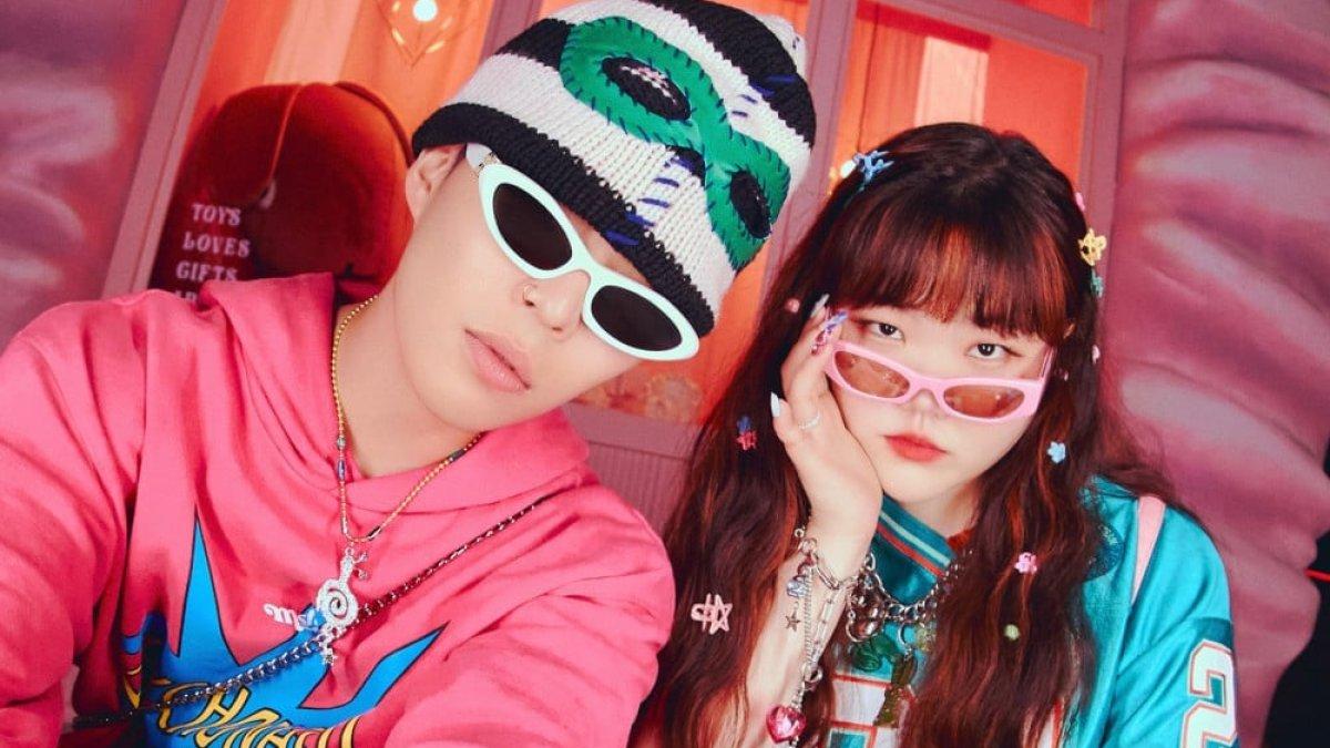 AKMU