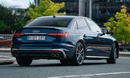 Audi S4 Sedan Didesain Untuk Kamu Yang Suka Speeding Dijalan