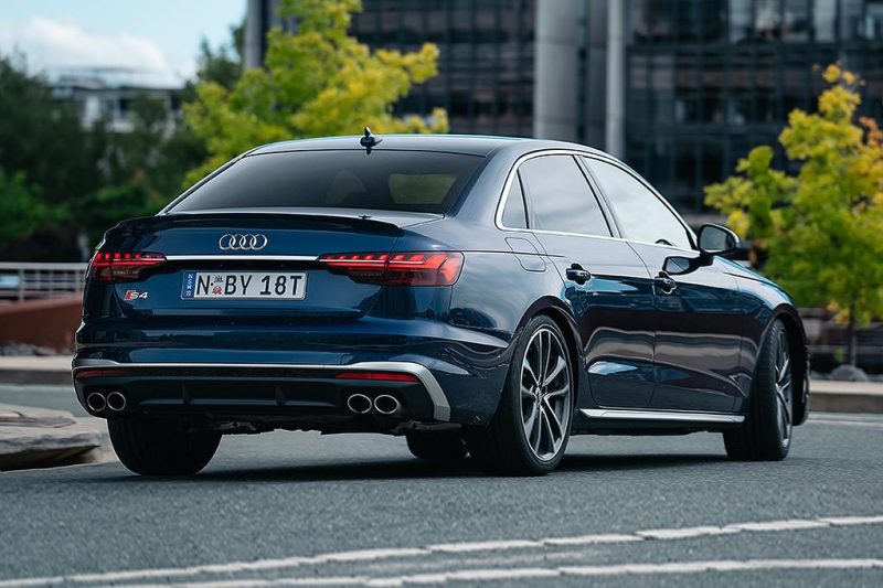 Audi S4 Sedan Didesain Untuk Kamu Yang Suka Speeding Dijalan